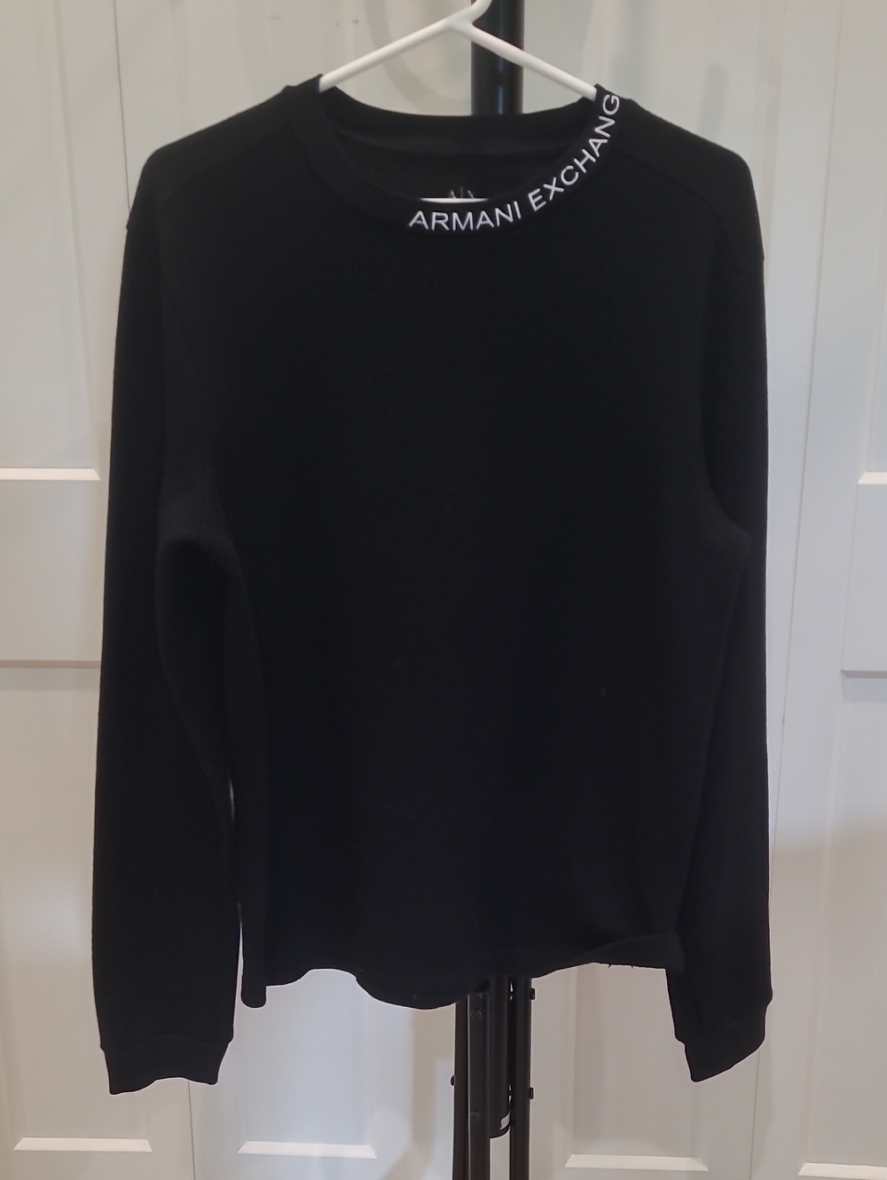 ARMANI EXCHANGE Black Sweatshirt with White Neck Logo